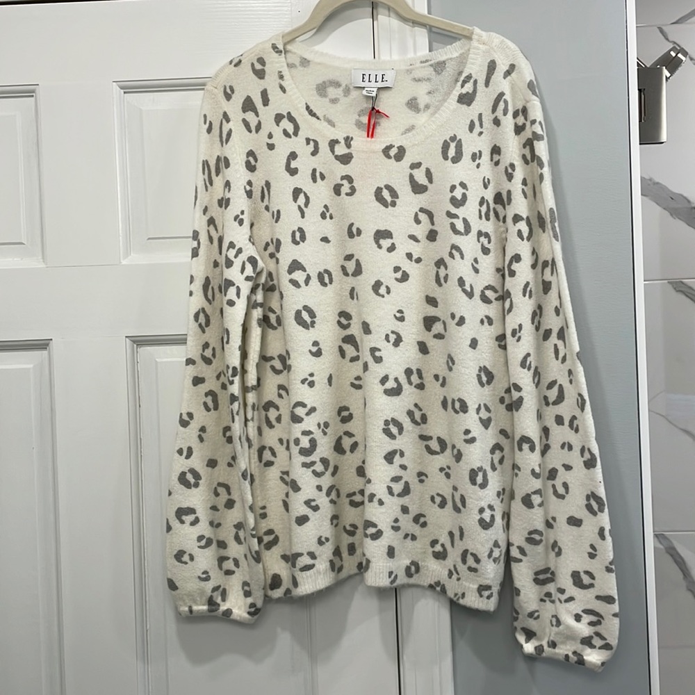 NWT Elle White Sweater with Gray Leopard Print